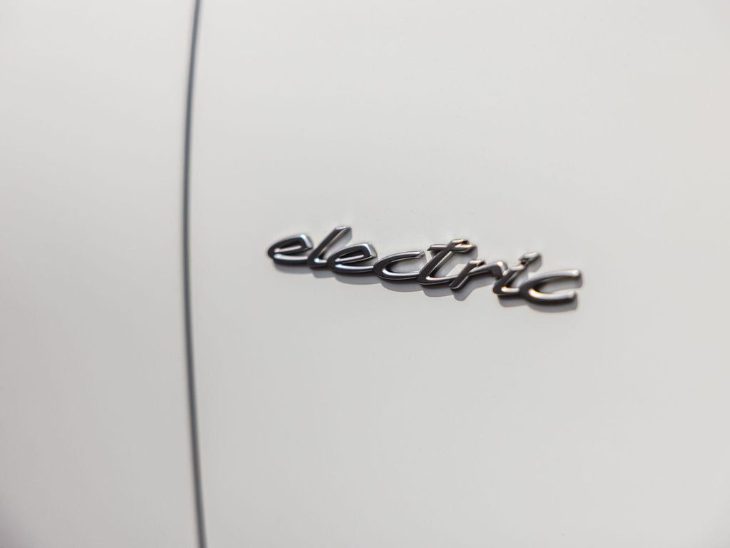 2025 Porsche MACAN MACAN ELECTRIC 4S 缩略图 27