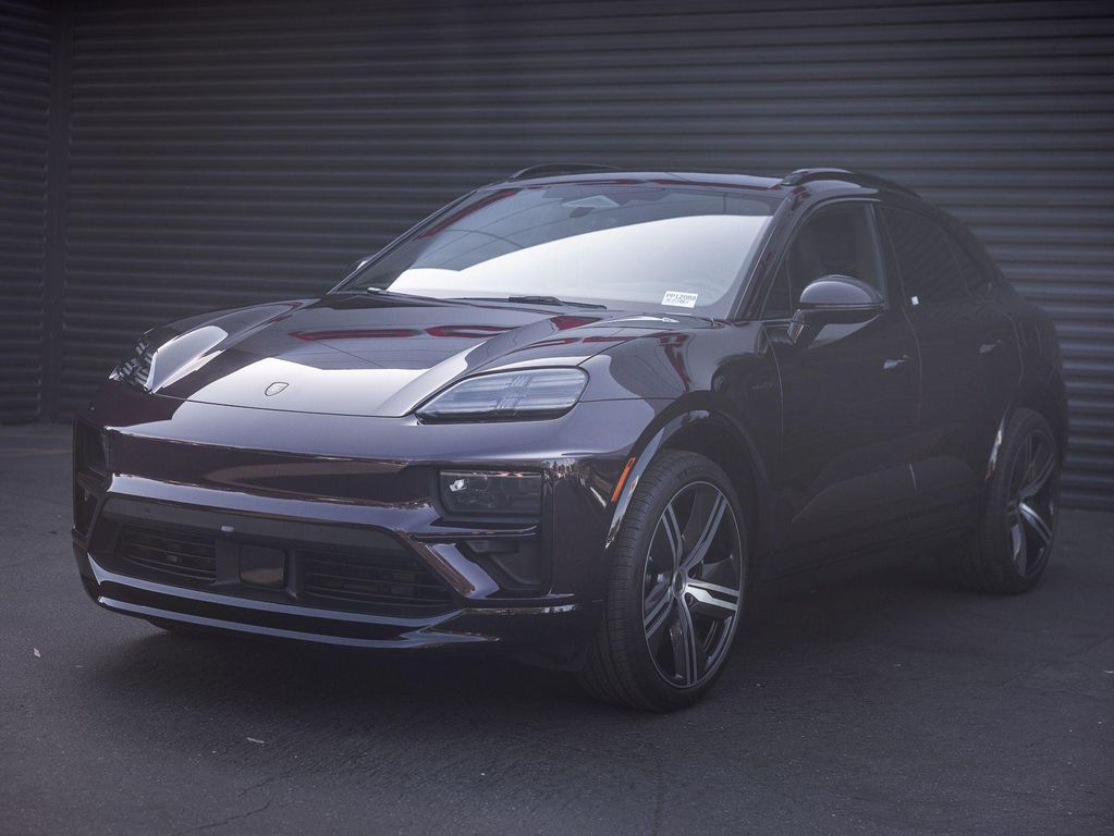 New 2025 Porsche Macan Macan Electric Turbo