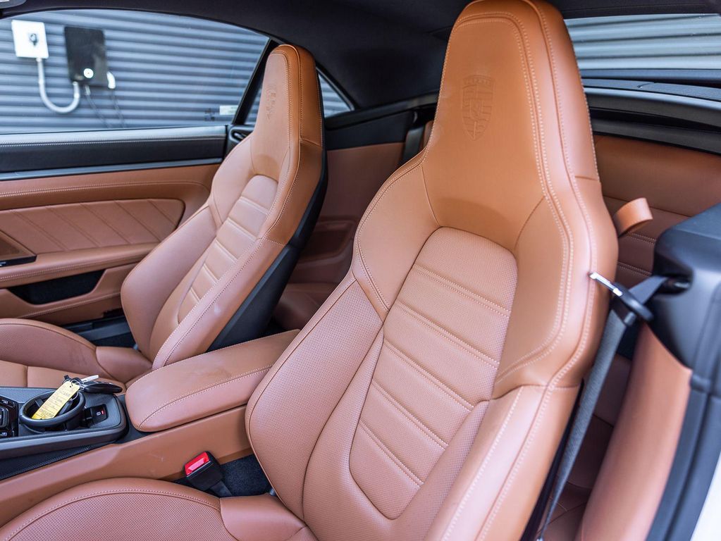 2026 Porsche 911 CARRERA 4S CABRIOLET — фото 5