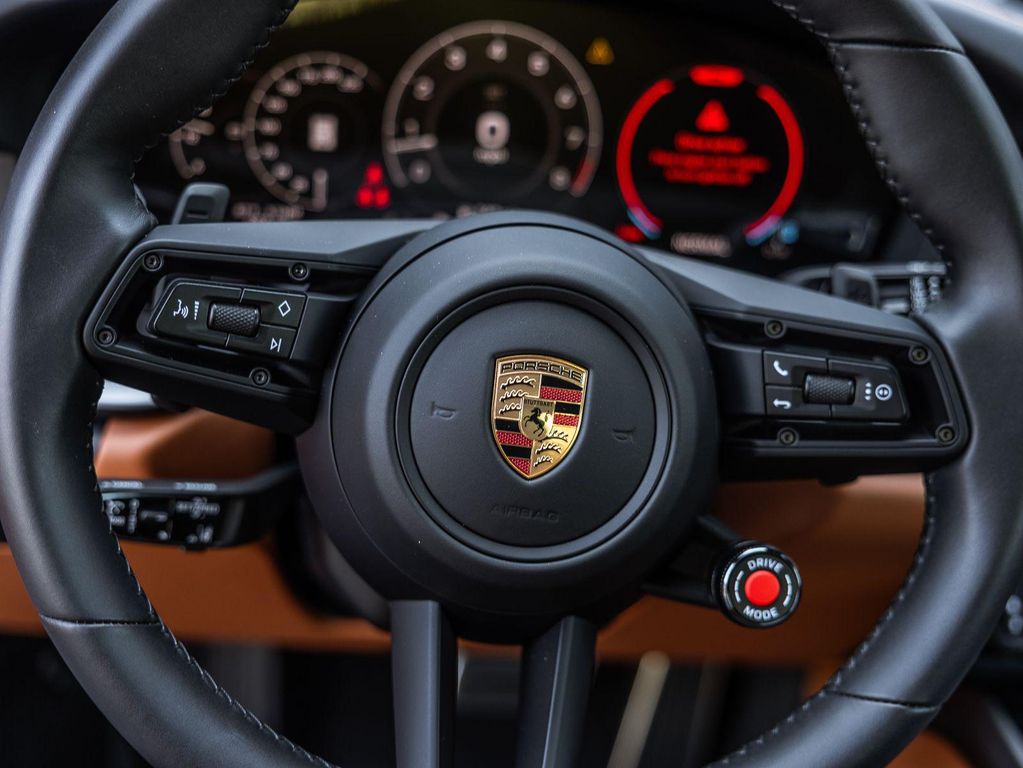صورة مصغرة 12 لـ 2026 Porsche 911 CARRERA 4S CABRIOLET