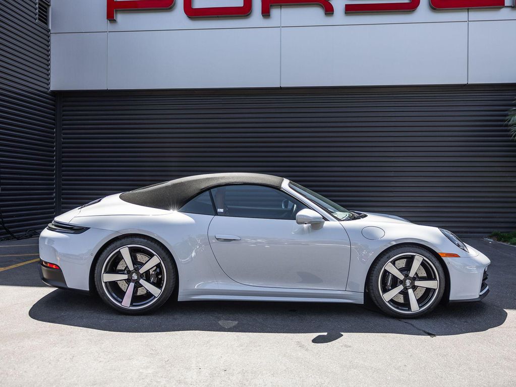 2026 Porsche 911 CARRERA 4S CABRIOLET — фото 8