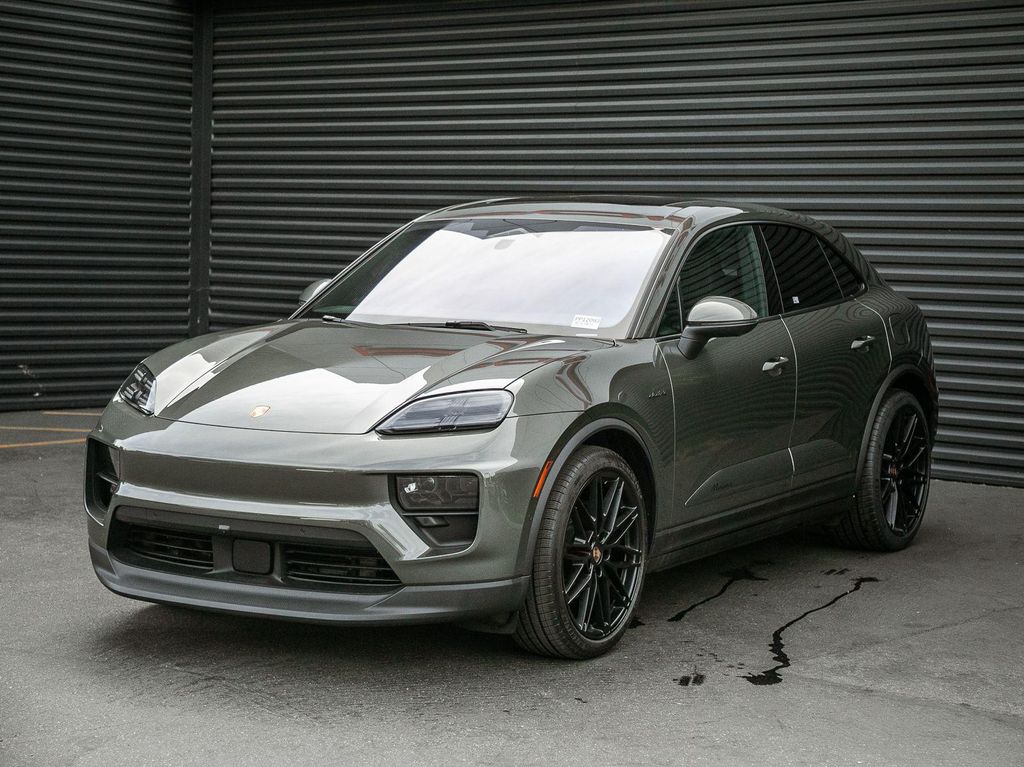 New 2025 Porsche Macan Macan Electric