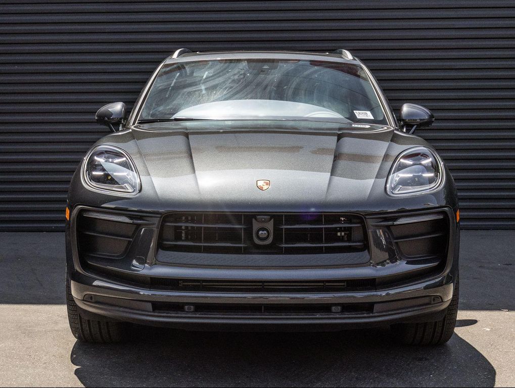 صورة 7 لـ 2026 Porsche MACAN