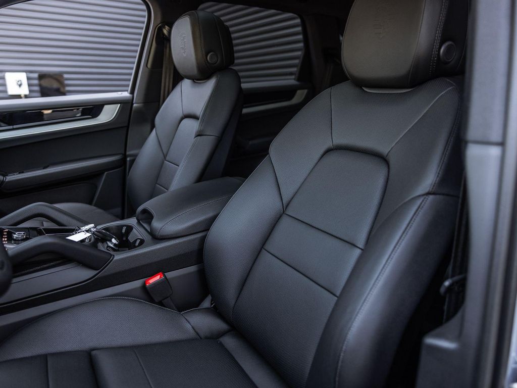 PORSCHE CAYENNE - 5