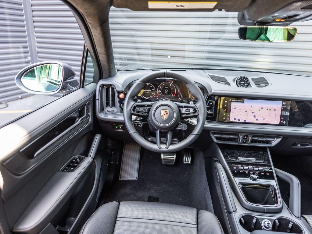 2026 Porsche CAYENNE GTS 缩略图 12