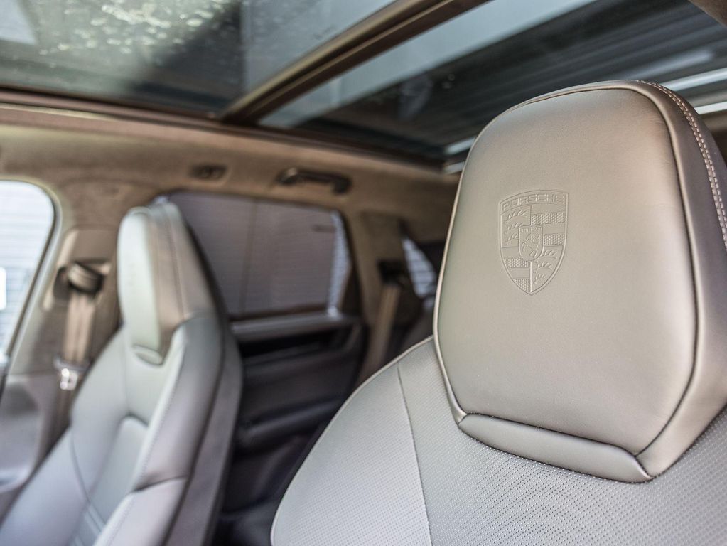 2026 Porsche CAYENNE GTS 缩略图 21