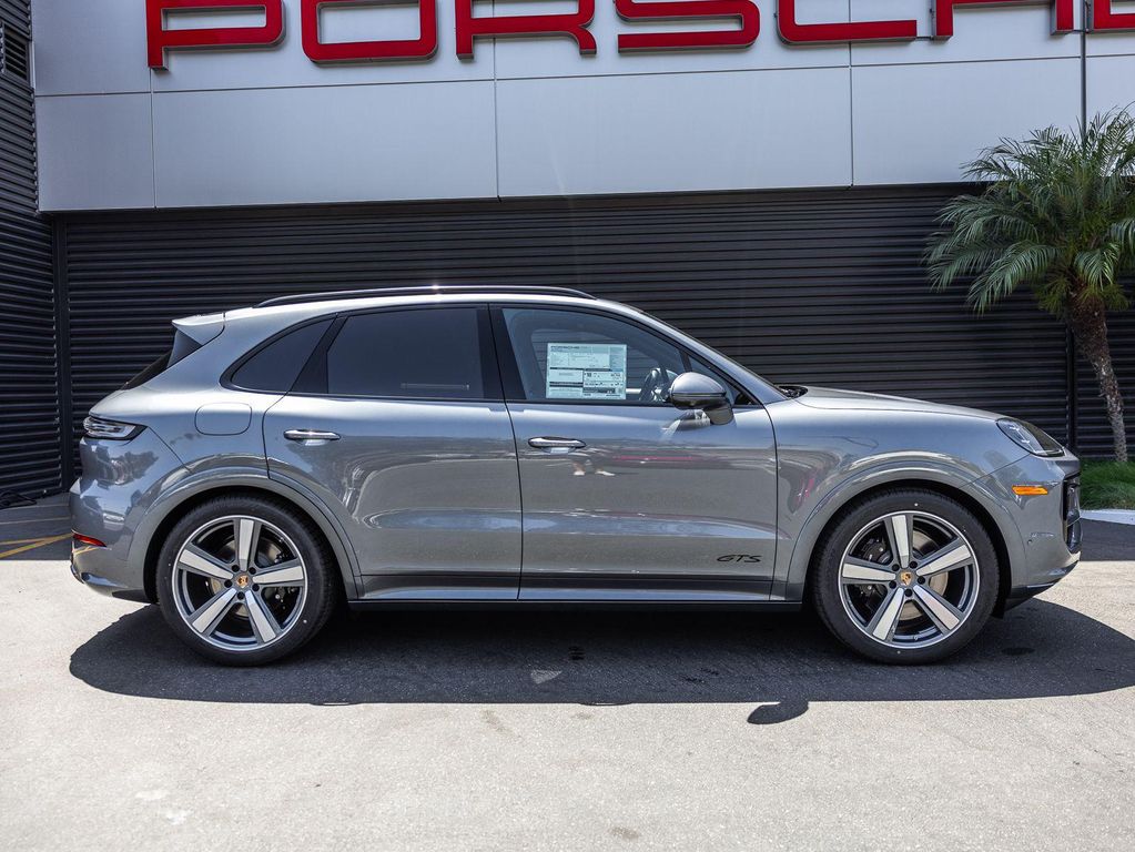 صورة 7 لـ 2026 Porsche CAYENNE GTS
