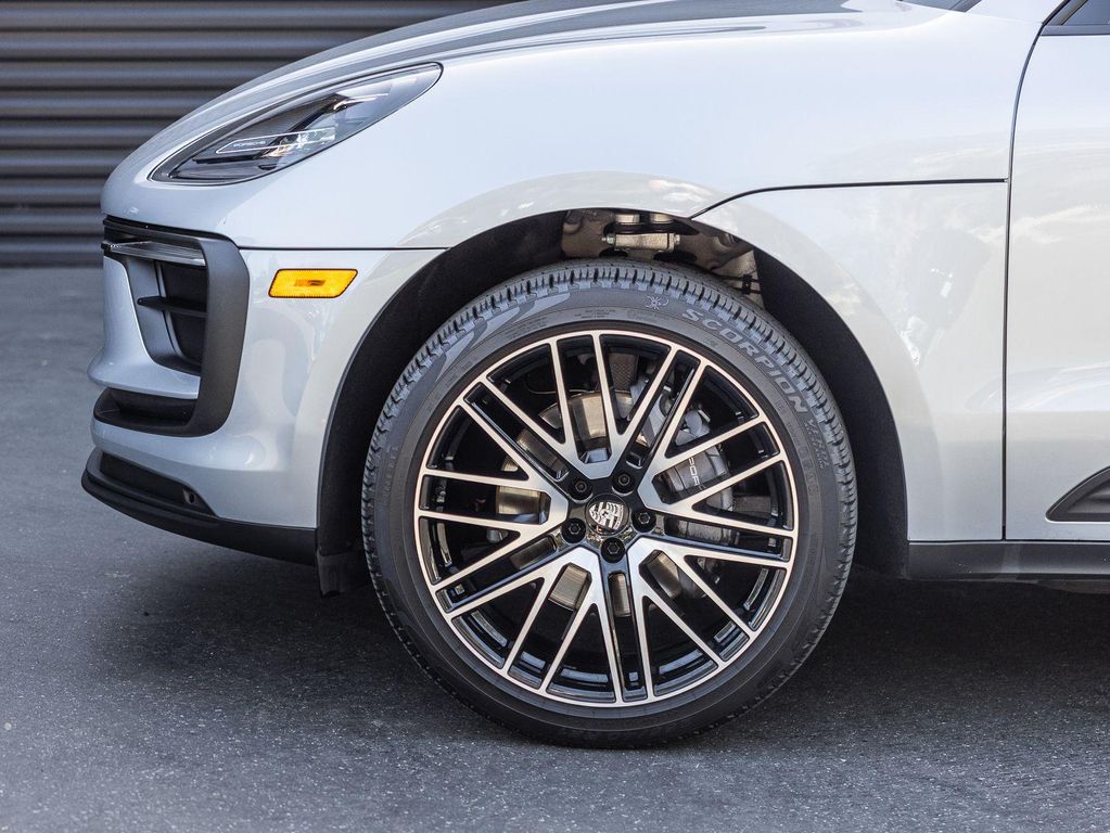 2024 Porsche MACAN — миниатюра 11