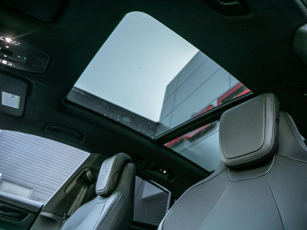 صورة مصغرة 15 لـ 2025 Porsche MACAN MACAN ELECTRIC 4