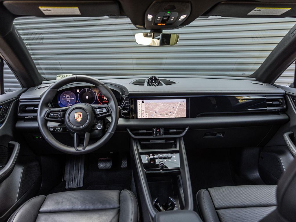 2025 Porsche MACAN MACAN ELECTRIC 4 — миниатюра 11