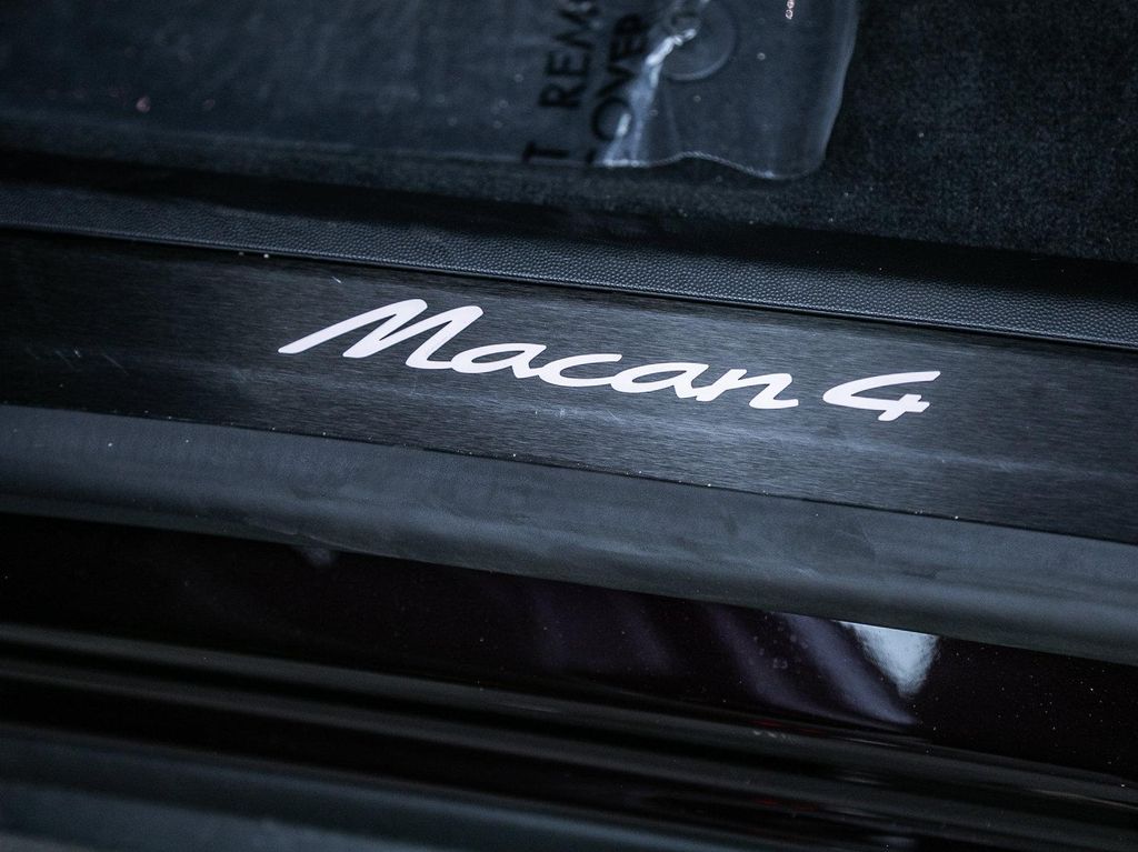 صورة مصغرة 18 لـ 2025 Porsche MACAN MACAN ELECTRIC 4