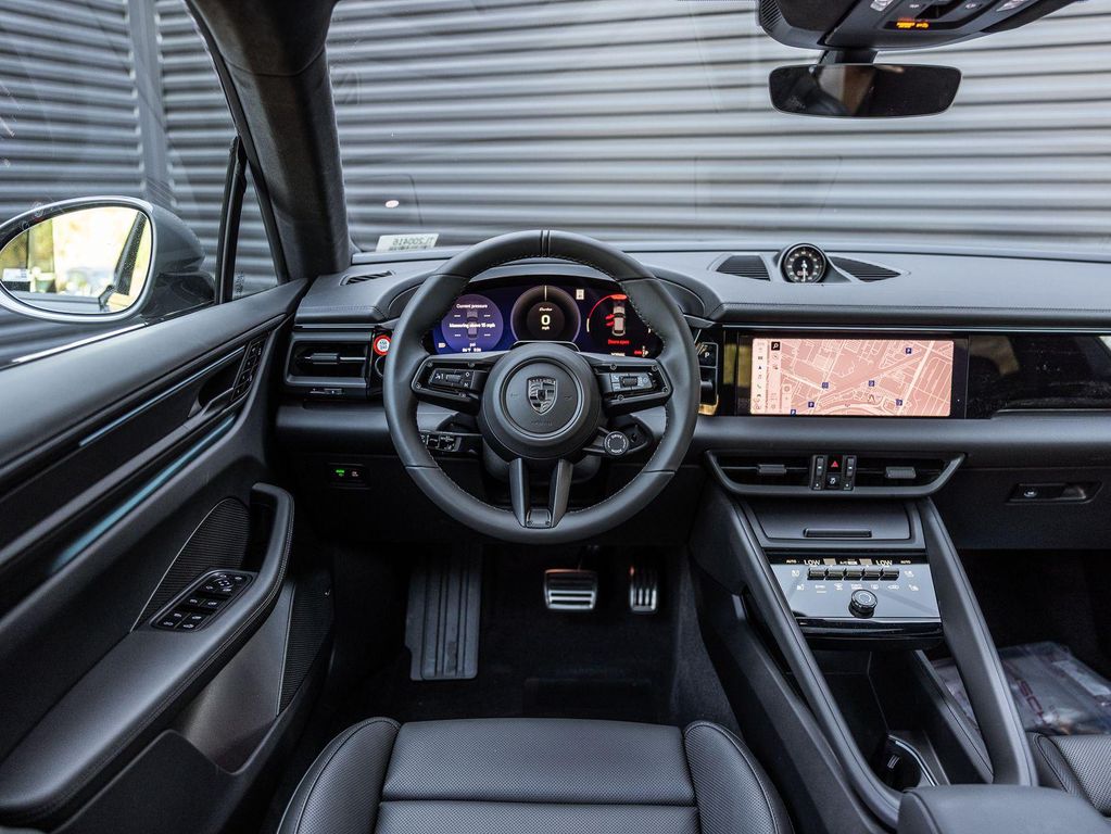 2026 Porsche MACAN MACAN ELECTRIC TURBO — миниатюра 12