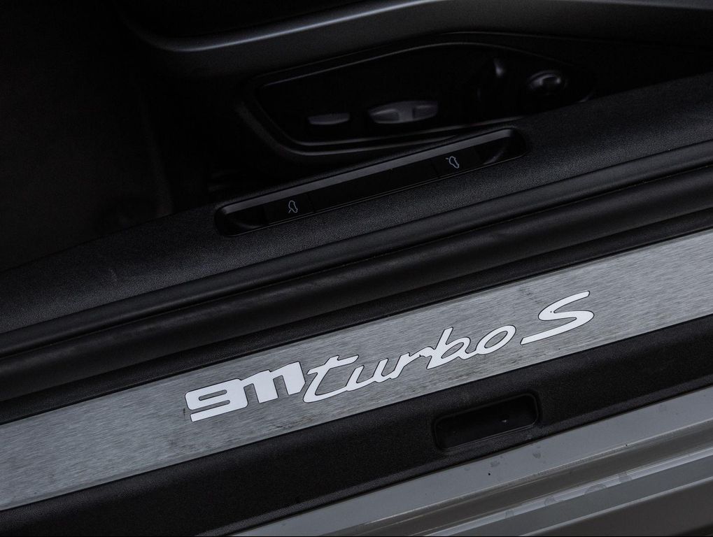 صورة مصغرة 21 لـ 2021 Porsche 911 TURBO S