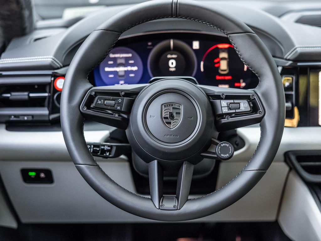 صورة 13 لـ 2026 Porsche MACAN MACAN ELECTRIC TURBO