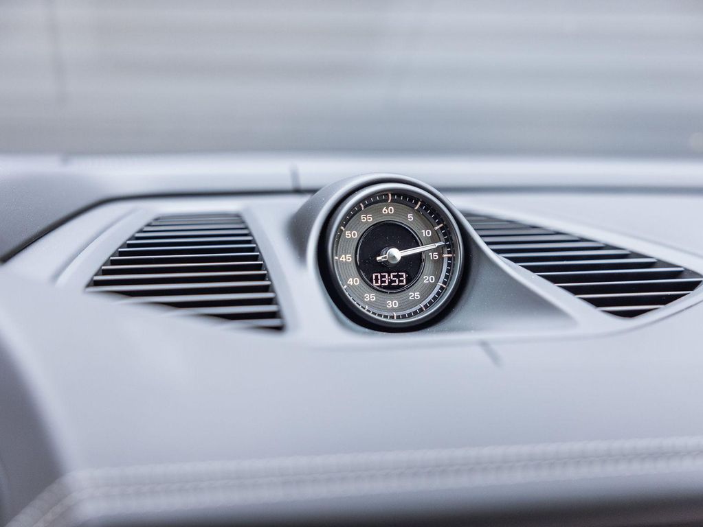 صورة مصغرة 23 لـ 2026 Porsche MACAN MACAN ELECTRIC TURBO