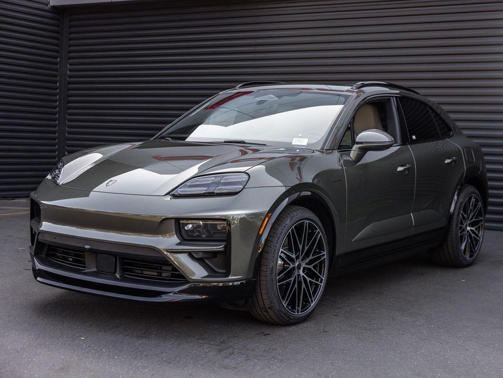 New 2026 Porsche Macan Macan Electric Turbo