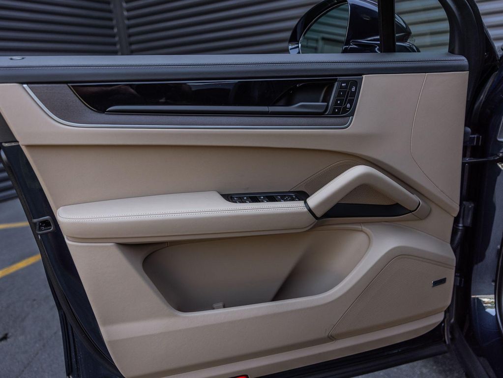 2026 Porsche CAYENNE 缩略图 23