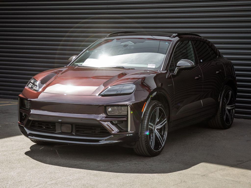 New 2025 Porsche Macan Macan Electric Turbo