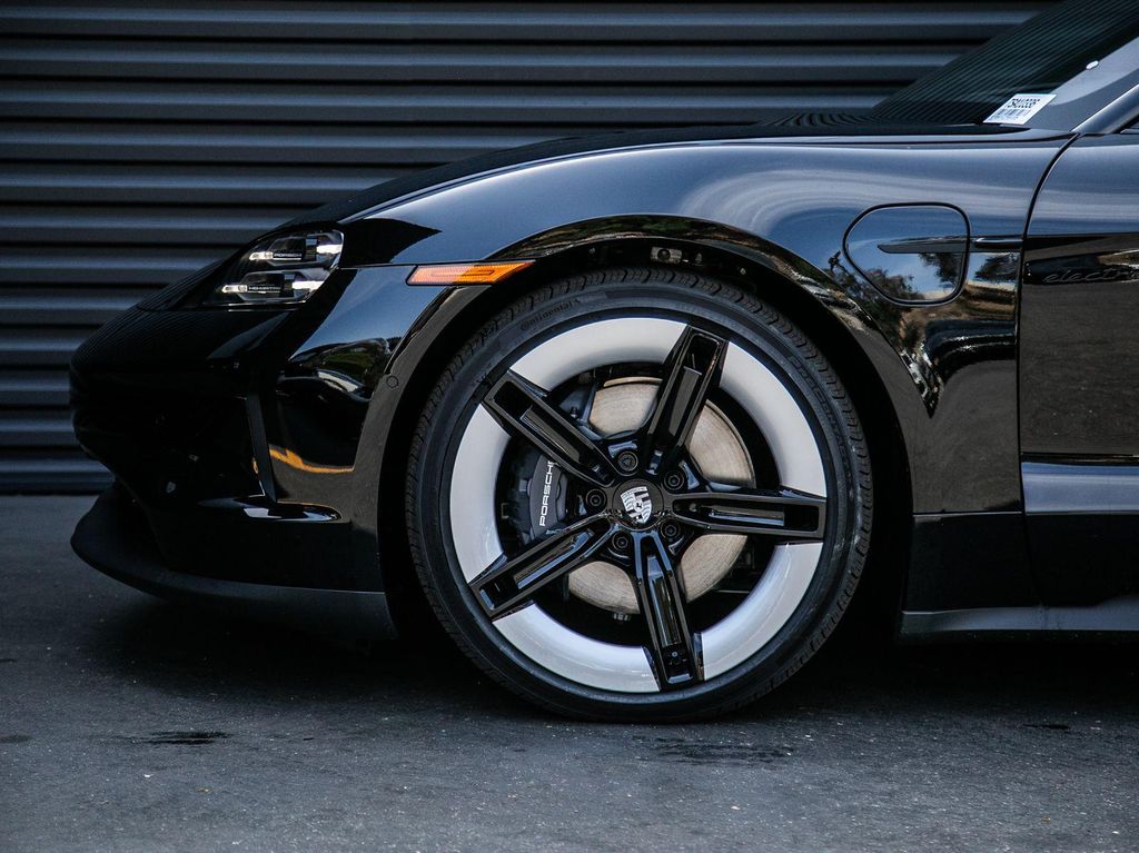 صورة مصغرة 17 لـ 2026 Porsche TAYCAN 4