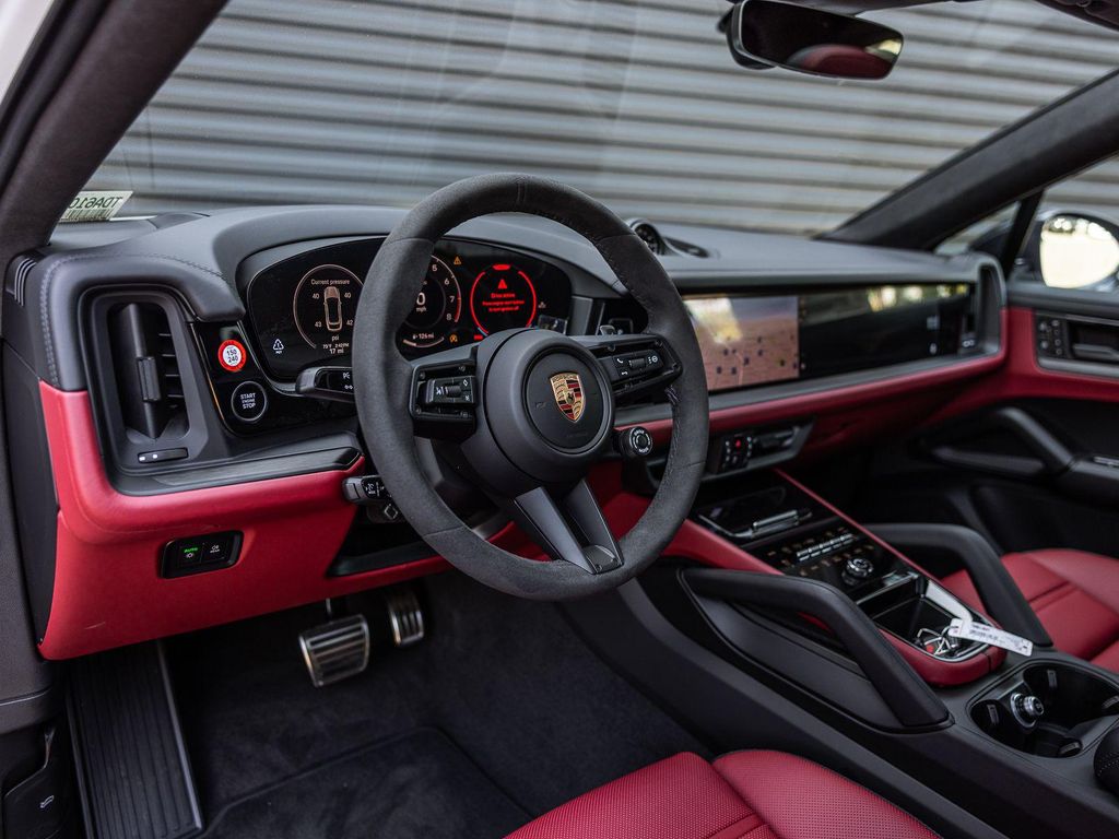 PORSCHE CAYENNE GTS - 4