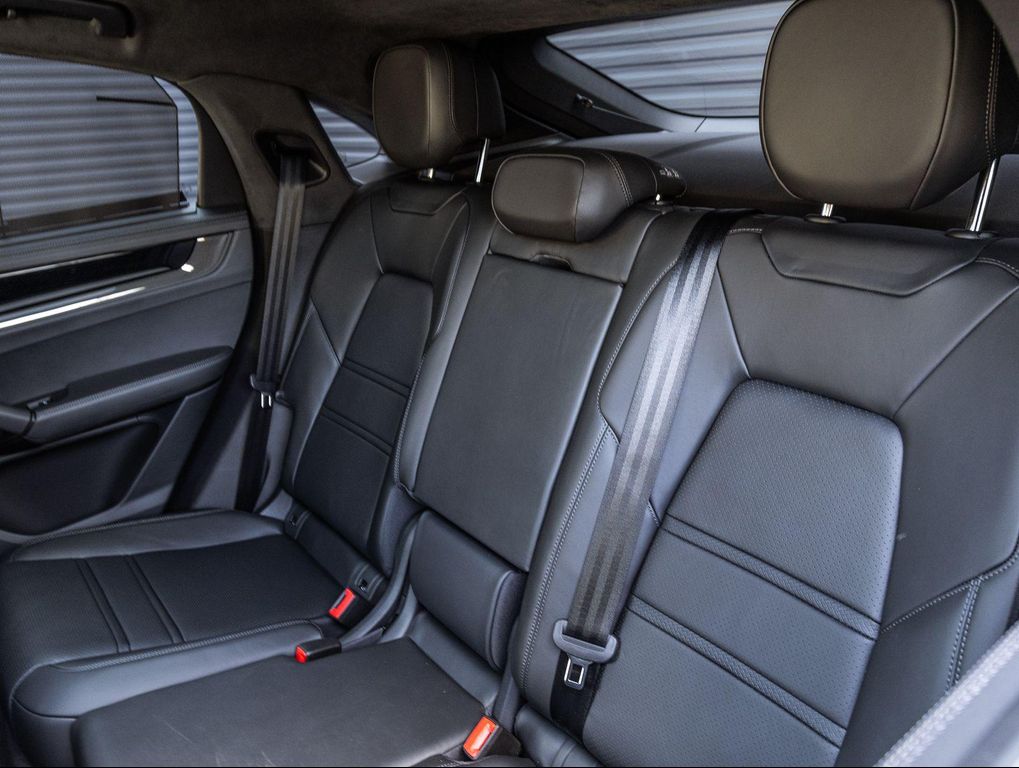 صورة مصغرة 15 لـ 2026 Porsche CAYENNE GTS