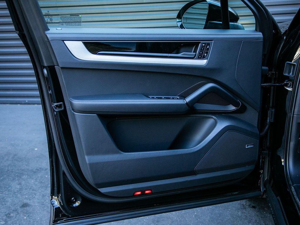 2026 Porsche CAYENNE CAYENNE S E-HYBRID 缩略图 18