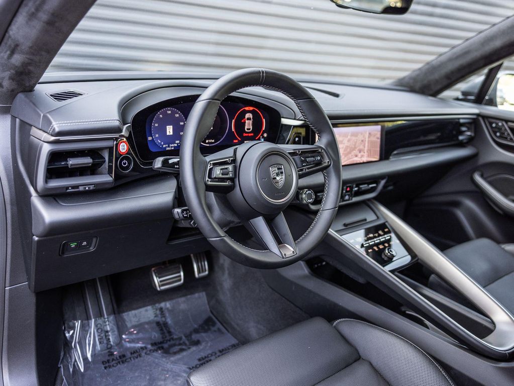 2025 Porsche MACAN MACAN ELECTRIC TURBO — фото 4