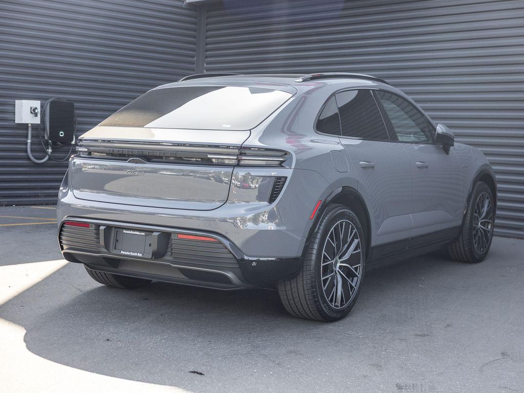 2025 Porsche MACAN MACAN ELECTRIC TURBO — фото 10