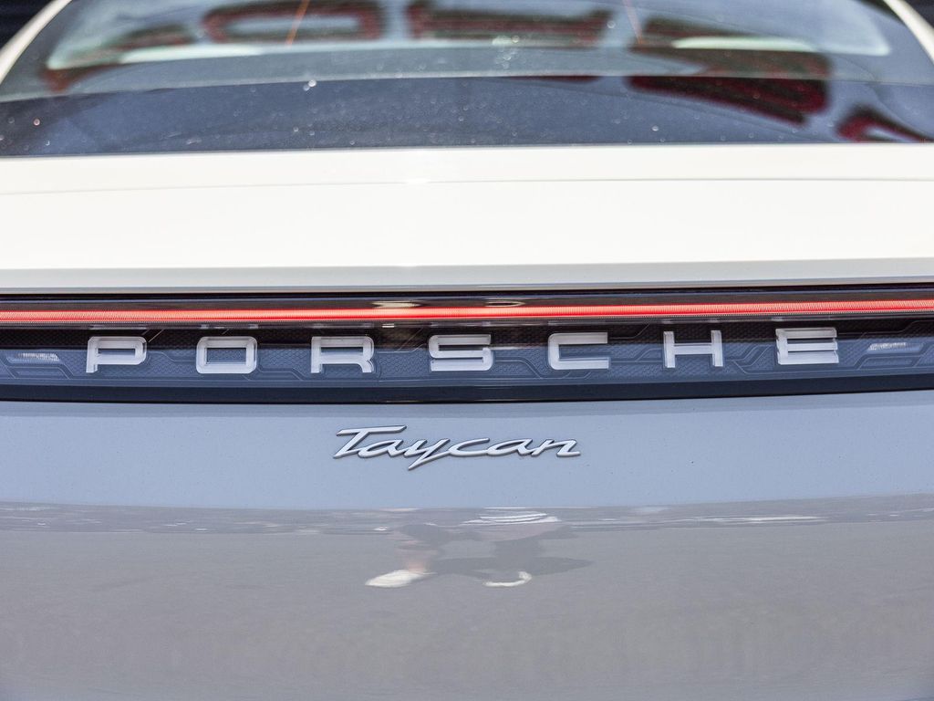 صورة مصغرة 28 لـ 2023 Porsche TAYCAN