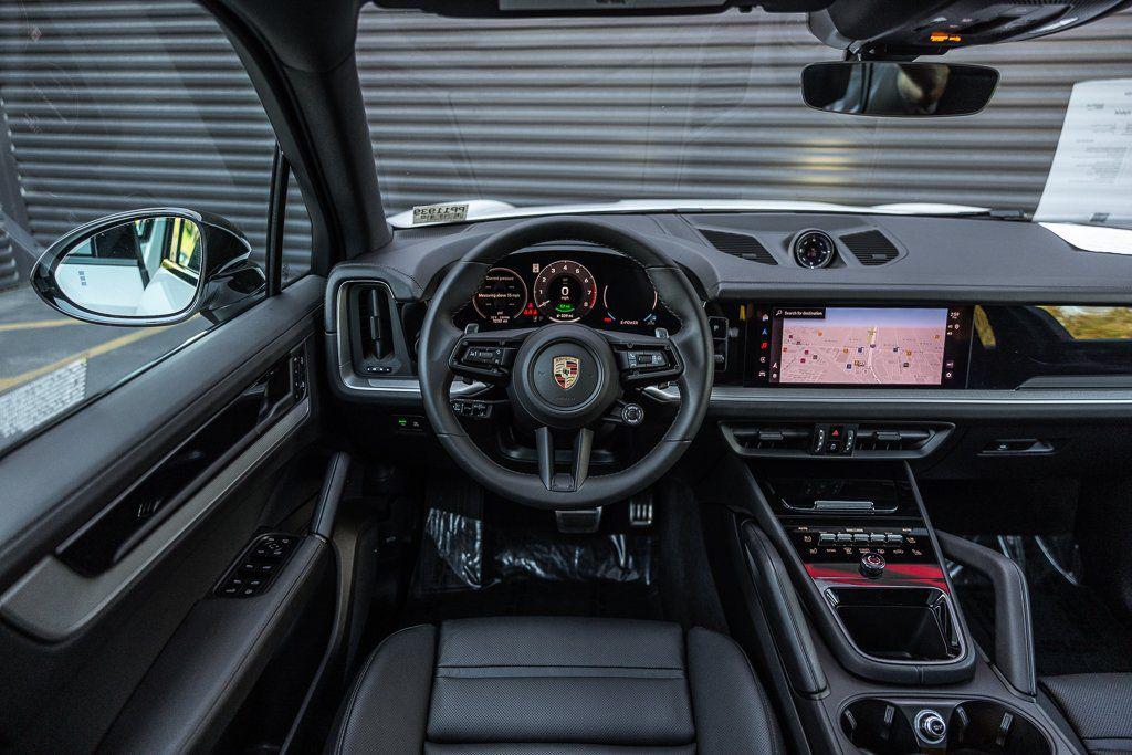 صورة مصغرة 12 لـ 2025 Porsche CAYENNE CAYENNE E-HYBRID