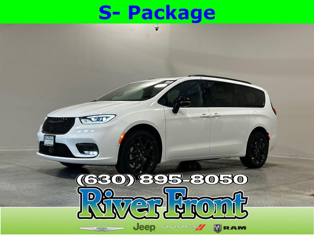 New 2026 Chrysler Pacifica Limited