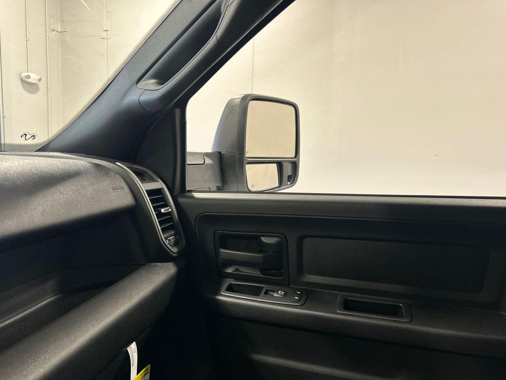 2024 RAM 2500 TRADESMAN CREW CAB 4X4 8' BOX — миниатюра 25