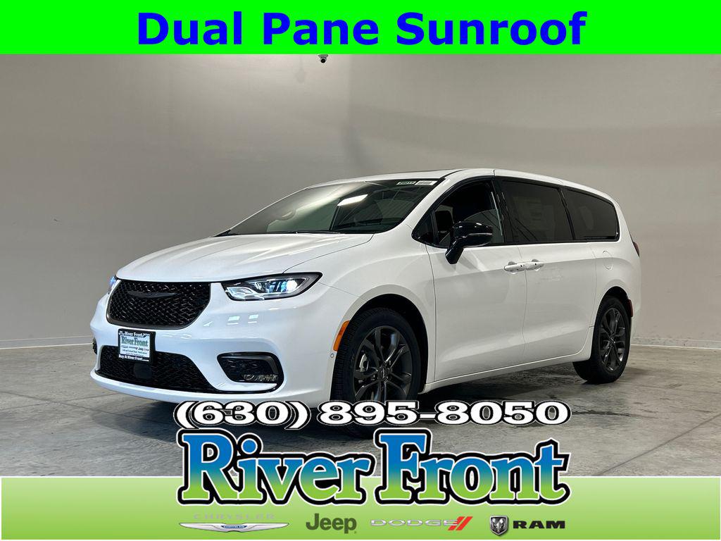 New 2026 Chrysler Pacifica L