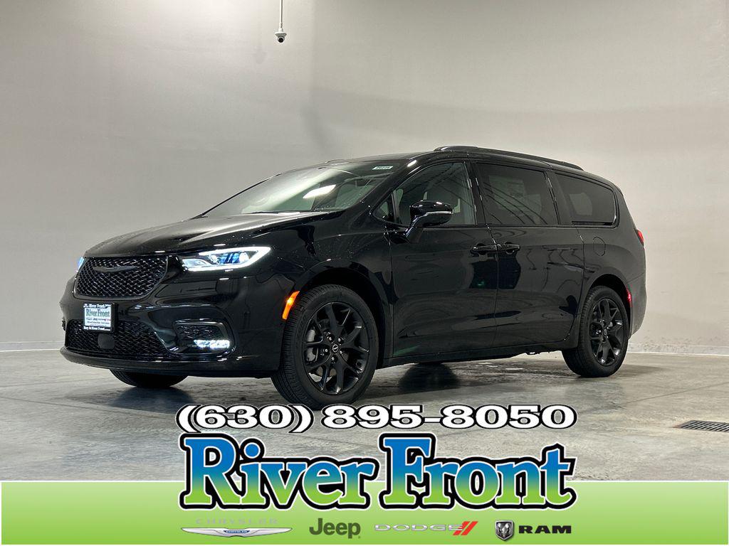New 2026 Chrysler Pacifica Limited