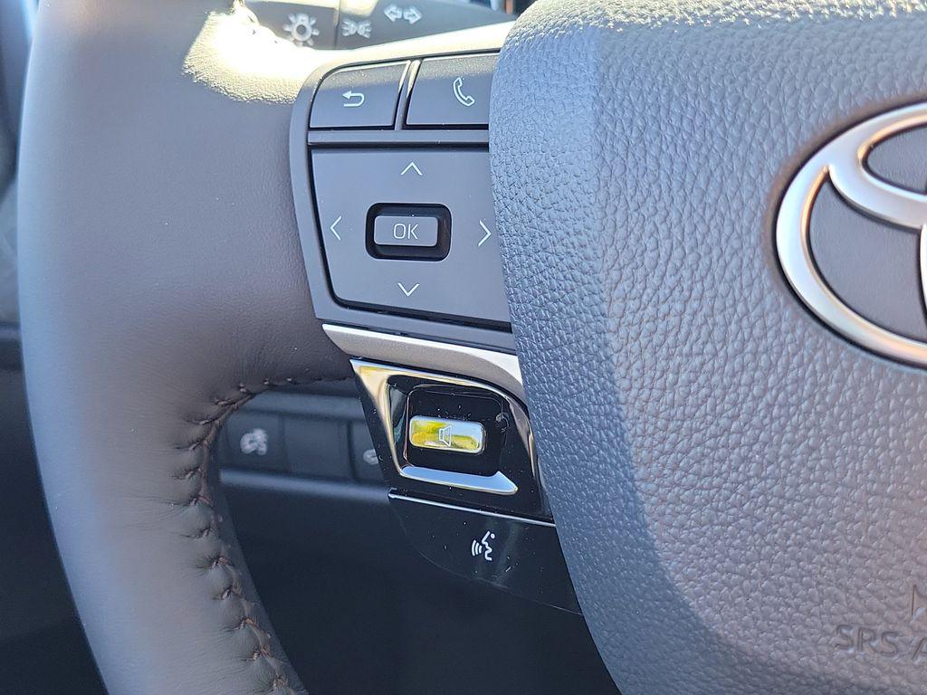 2026 Toyota CAMRY XLE thumbnail 23