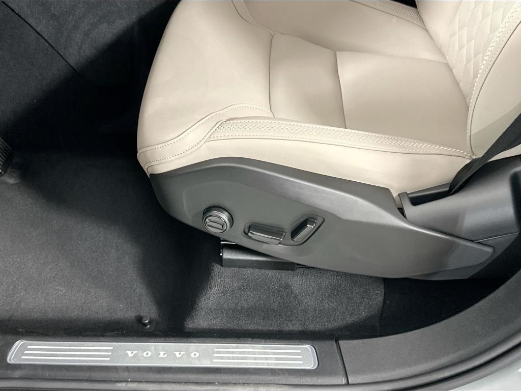 2026 Volvo XC90 B6 PLUS 7-SEATER — миниатюра 18