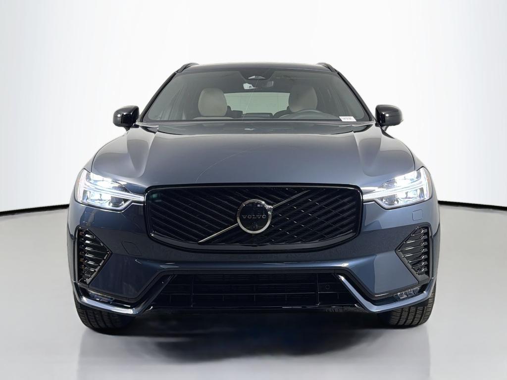 2026 Volvo XC60 B5 PLUS — фото 2