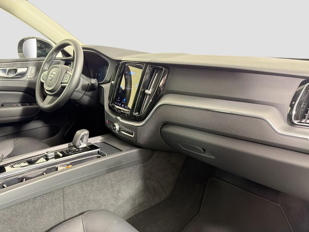 صورة مصغرة 28 لـ 2025 Volvo XC60 B5 CORE