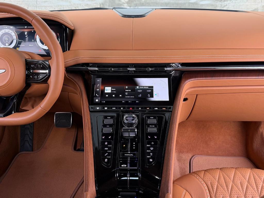 صورة 14 لـ 2025 Aston Martin DB12 VOLANTE