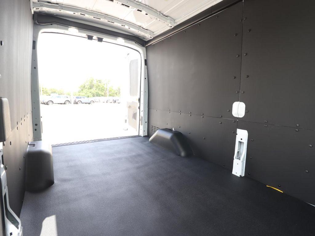 صورة مصغرة 15 لـ 2026 FORD TRANSIT-250 BASE