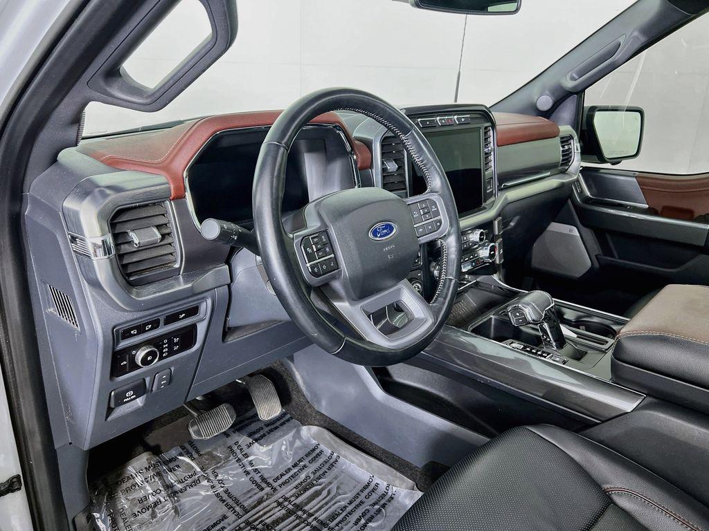صورة 7 لـ 2023 FORD F-150 LARIAT