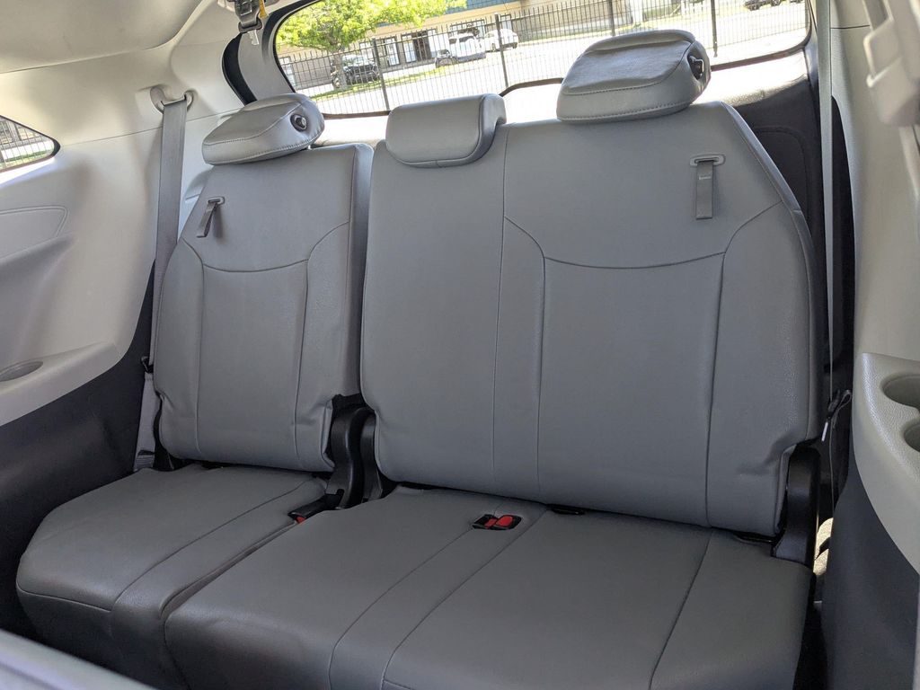 2024 Toyota SIENNA XLE 缩略图 31