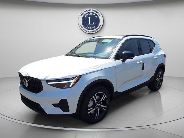 New 2026 Volvo XC40 B5 Core