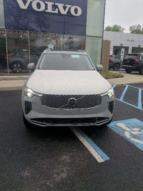 New 2026 Volvo XC90 B5 Core