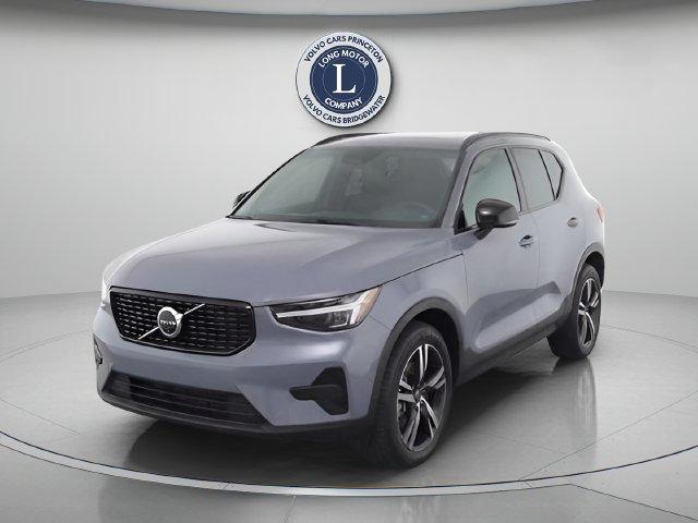 New 2026 Volvo XC40 B5 Core