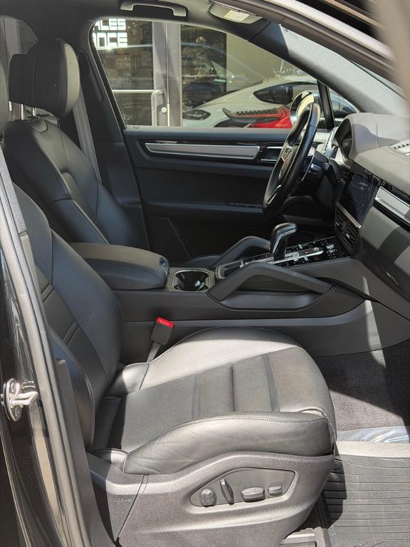 صورة مصغرة 52 لـ 2023 Porsche CAYENNE PLATINUM EDITION
