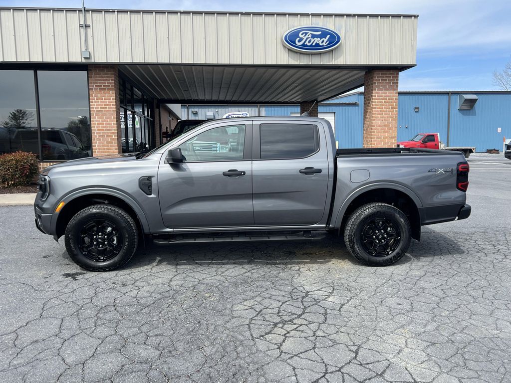 New 2025 Ford Ranger XLT 4WD SuperCrew 5' Box