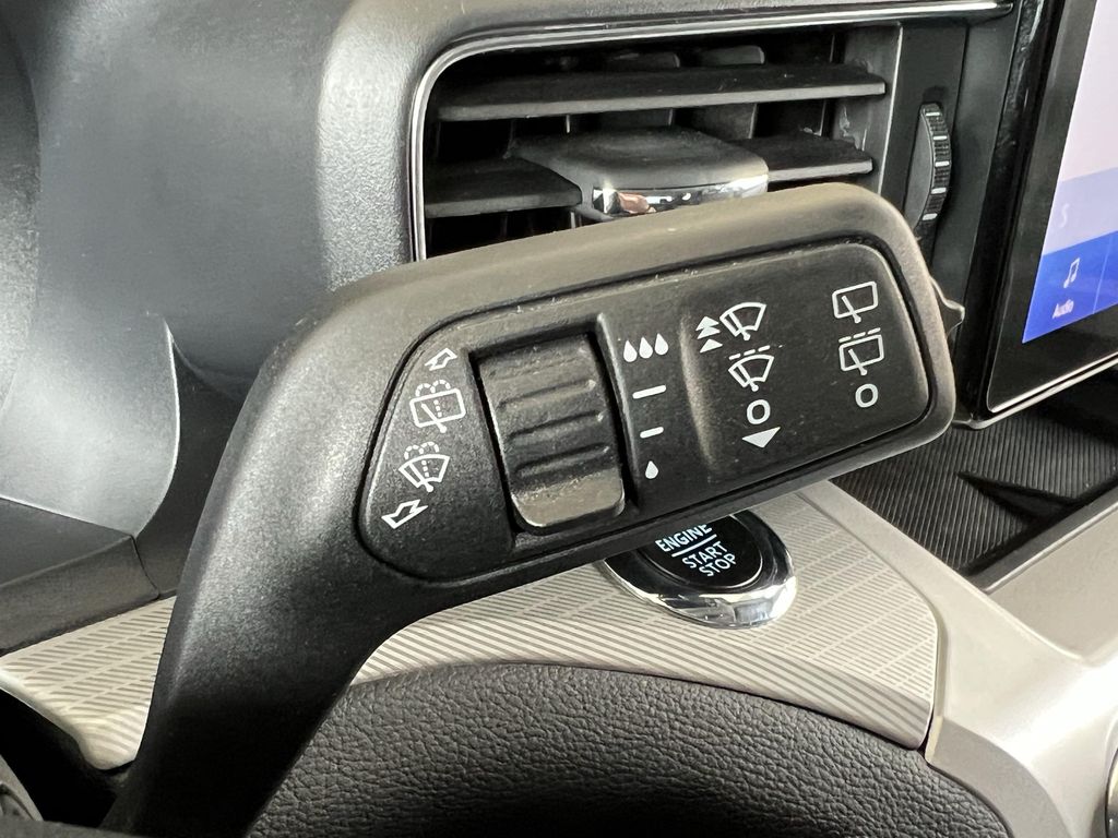 صورة مصغرة 37 لـ 2023 FORD EXPLORER XLT 4X4