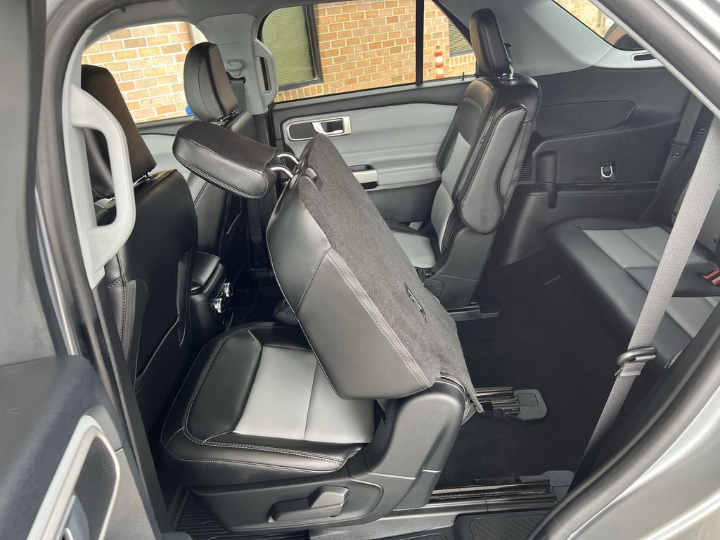 صورة مصغرة 23 لـ 2023 FORD EXPLORER XLT 4X4