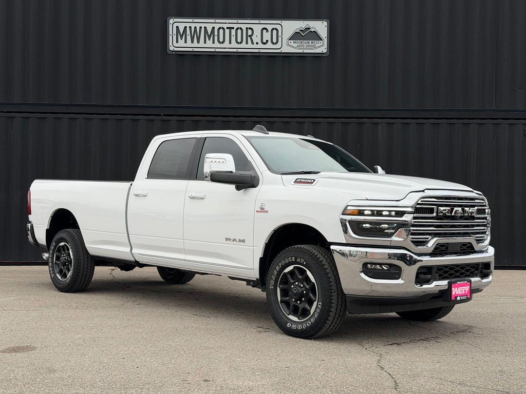 New 2025 RAM 2500 Laramie Crew Cab 4x4 8' Box